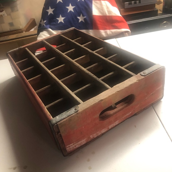 Coca Cola wood crate for 12 oz glass bottles midcentury good condition red white - Picture 7 of 11